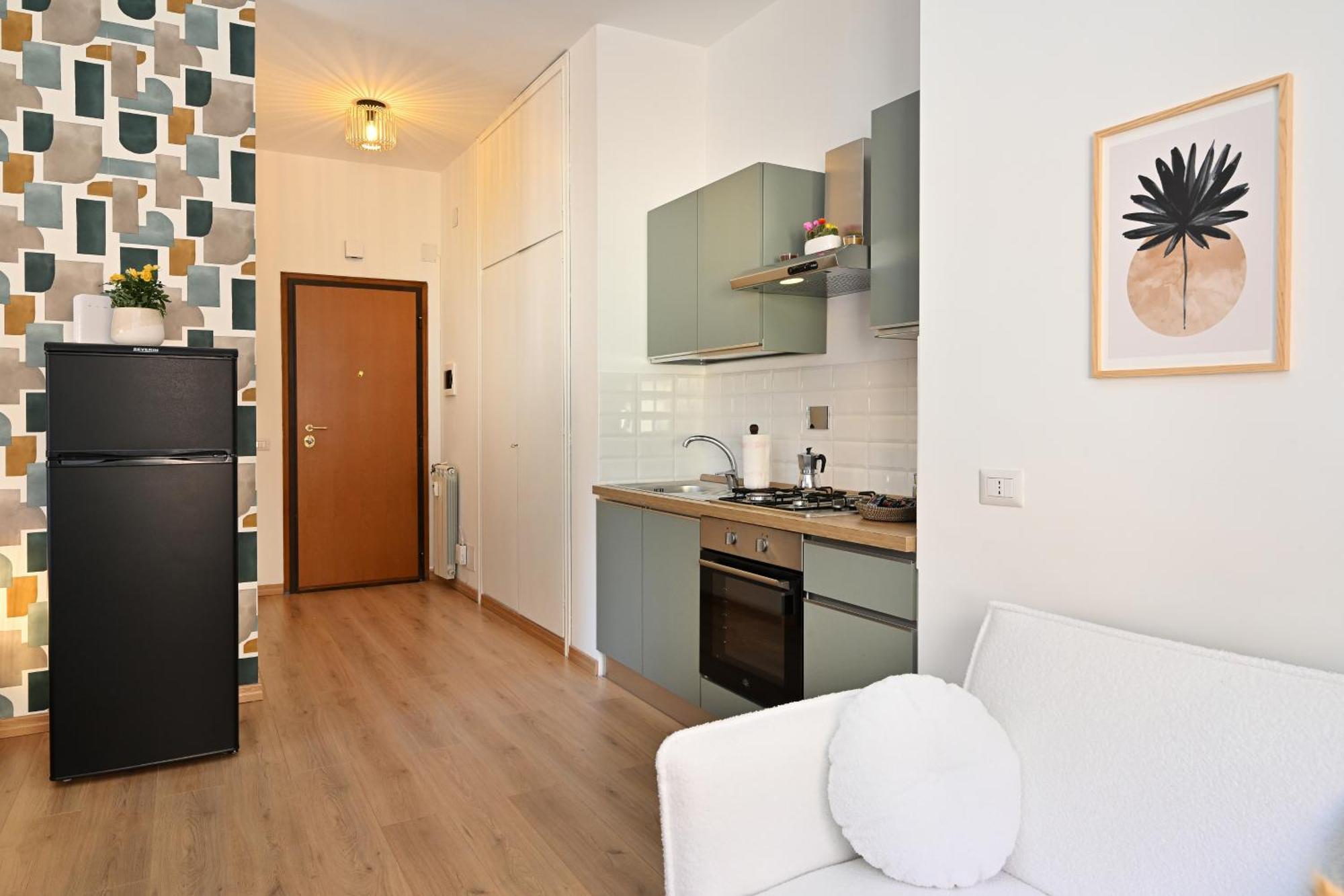 Cozy Steps From Metro Station * Rom