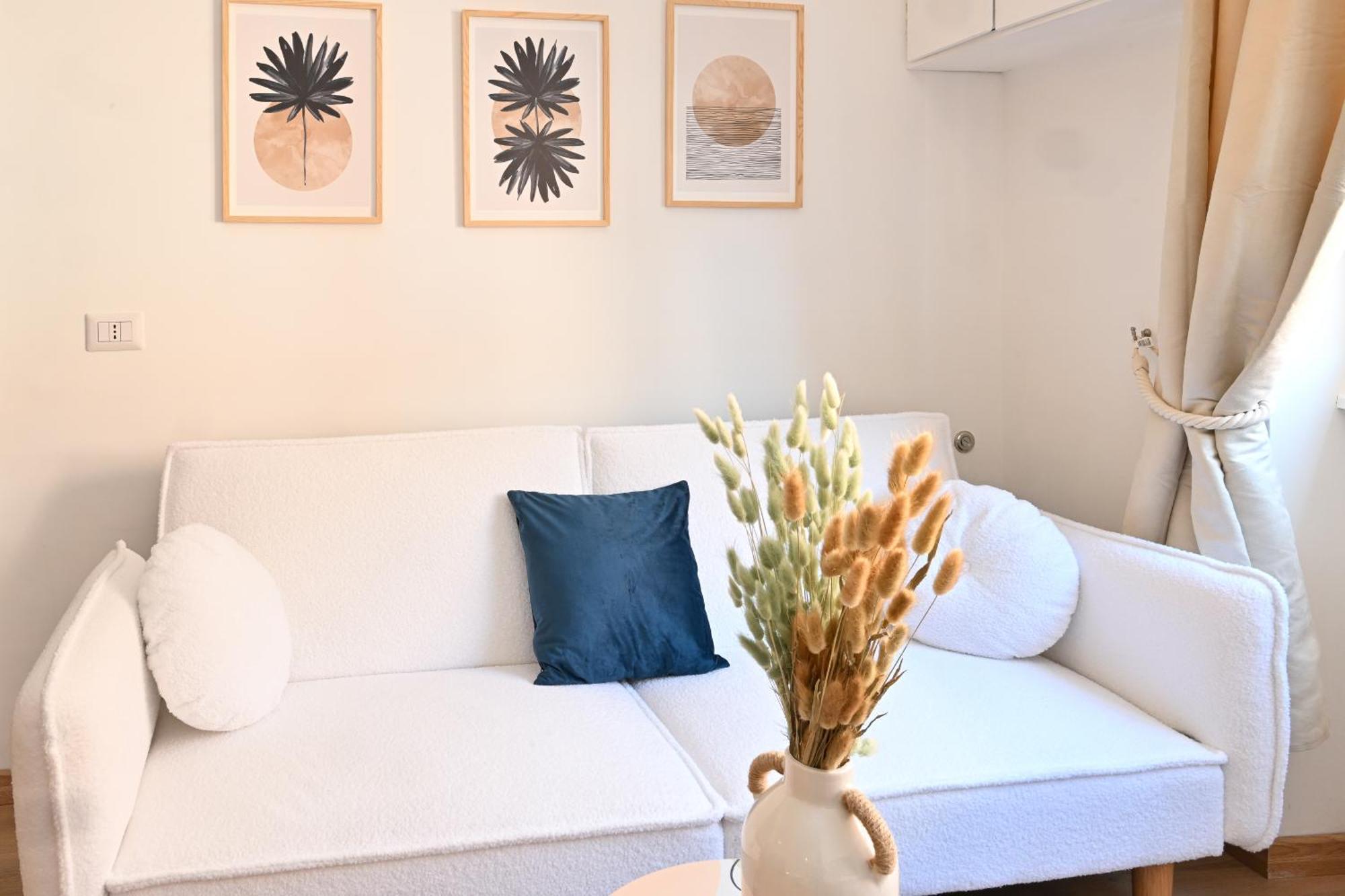 Cozy Steps From Metro Station * Rom