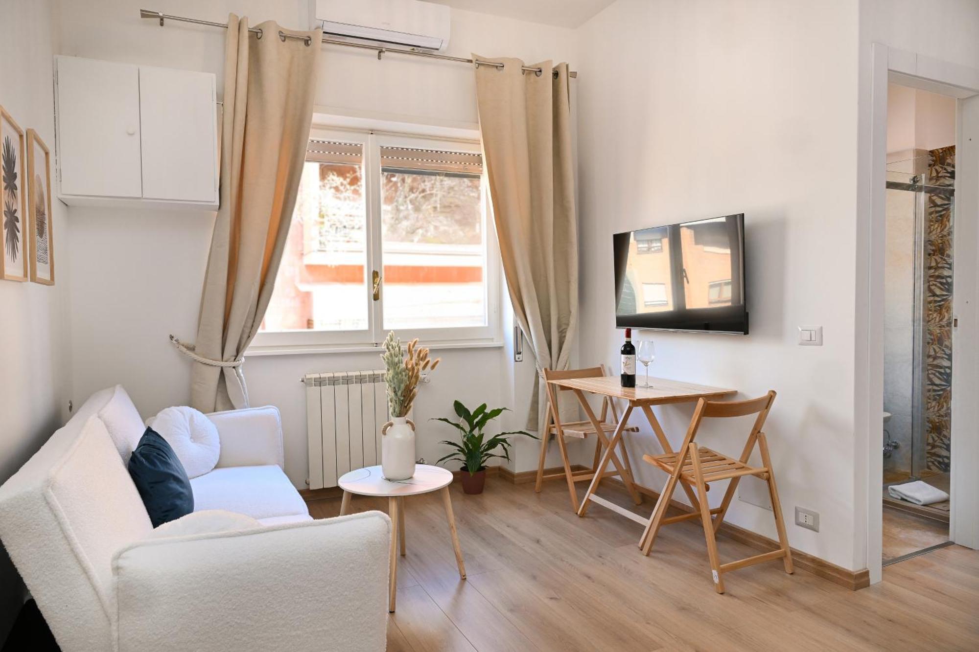 Cozy Steps From Metro Station *